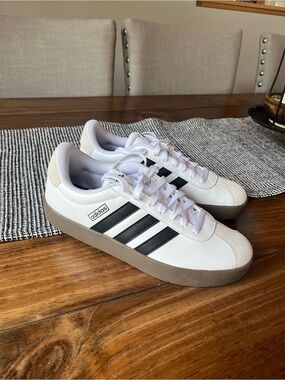 NWT adidas women's White Black Gazelle-Style Casual Sneakers